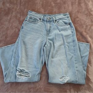 Old Navy light wash mid rise baggy wide leg jeans with holes in knees size 4